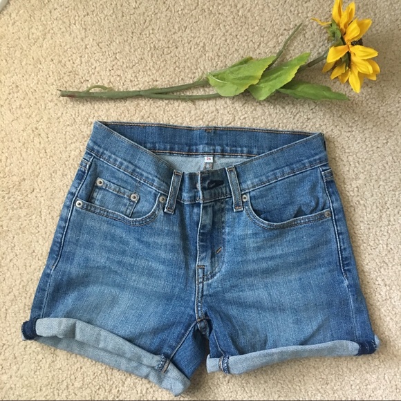 BRAND NWOT Levi’s Boy Shorts Mid Rise - Picture 3 of 4